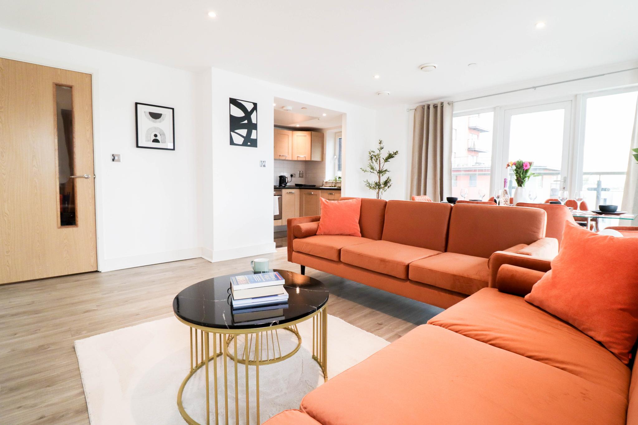 Stunning Riverside Apartment5