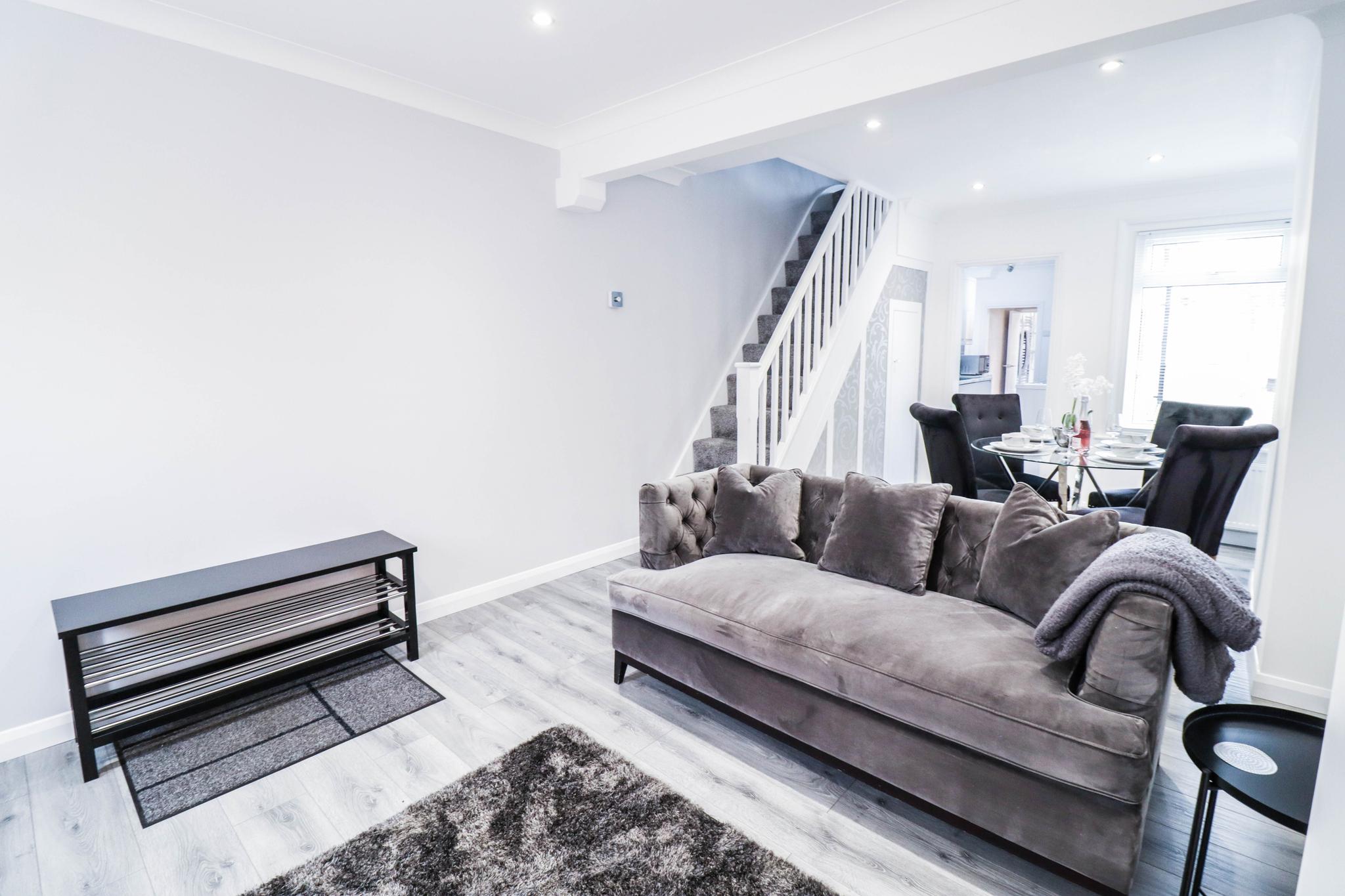 Great 3 Bed Refurbished House6