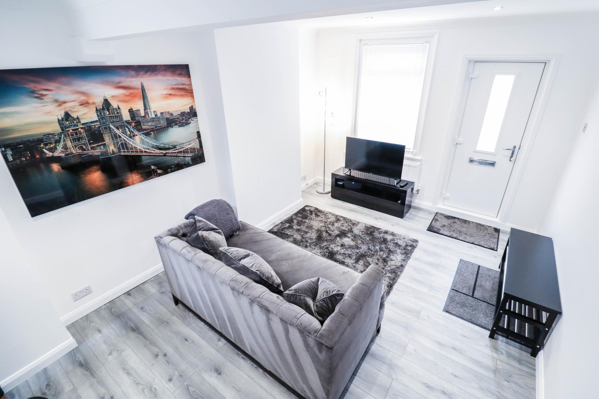 Great 3 Bed Refurbished House2