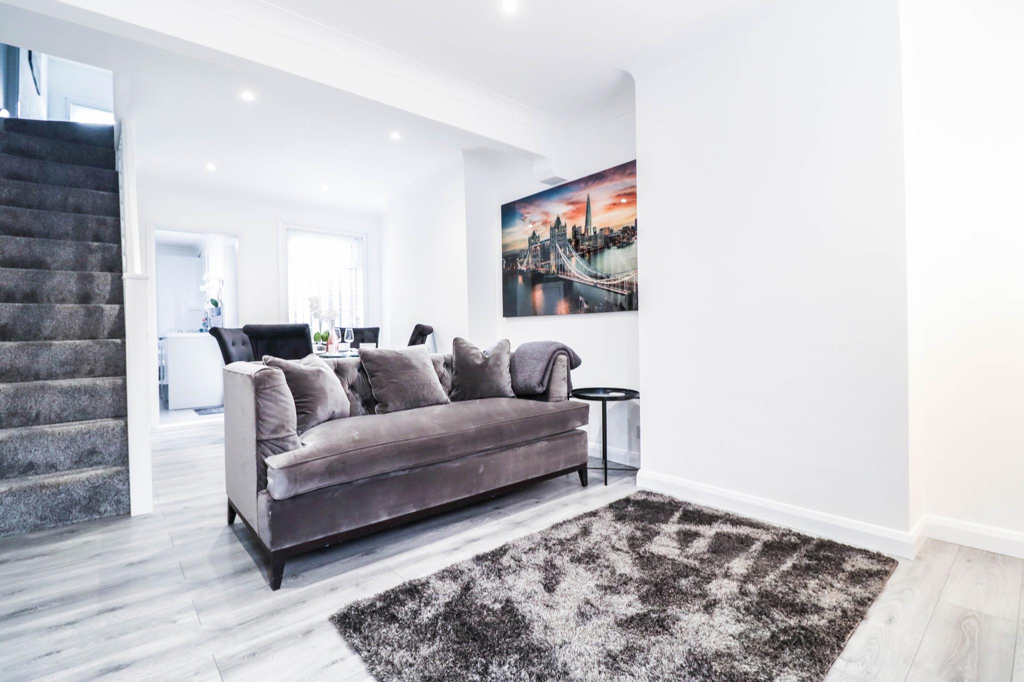 Great 3 Bed Refurbished House3